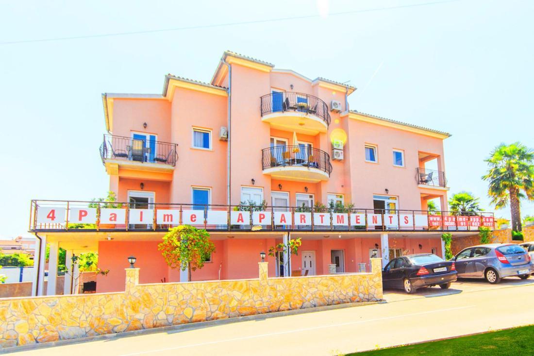 4 Palme Apartments A Funtana Dış mekan fotoğraf