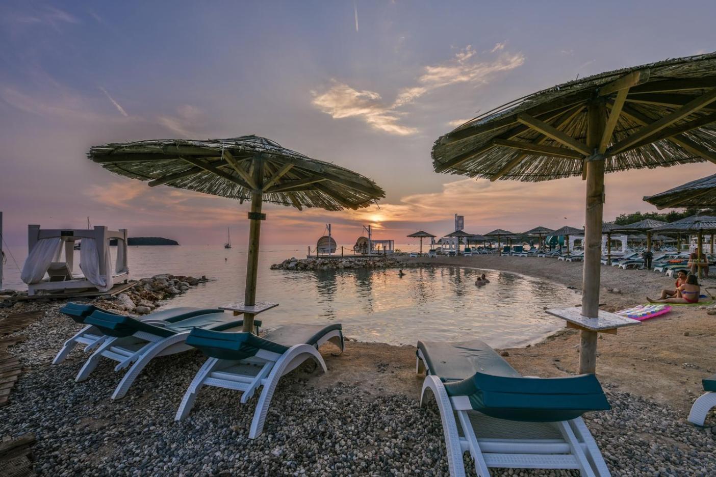 4 Palme Apartments A Funtana Dış mekan fotoğraf